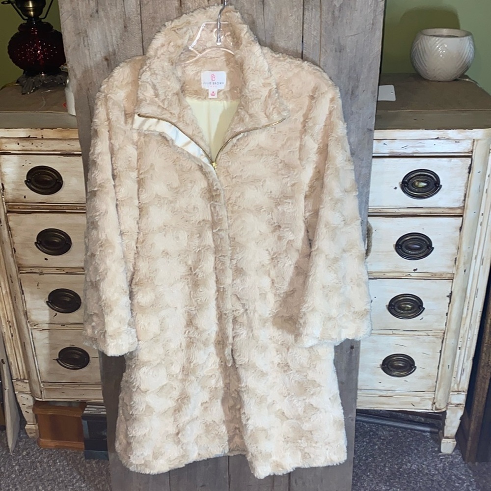 Julie Brown Super soft Faux fur Coat PERFECT SZ M